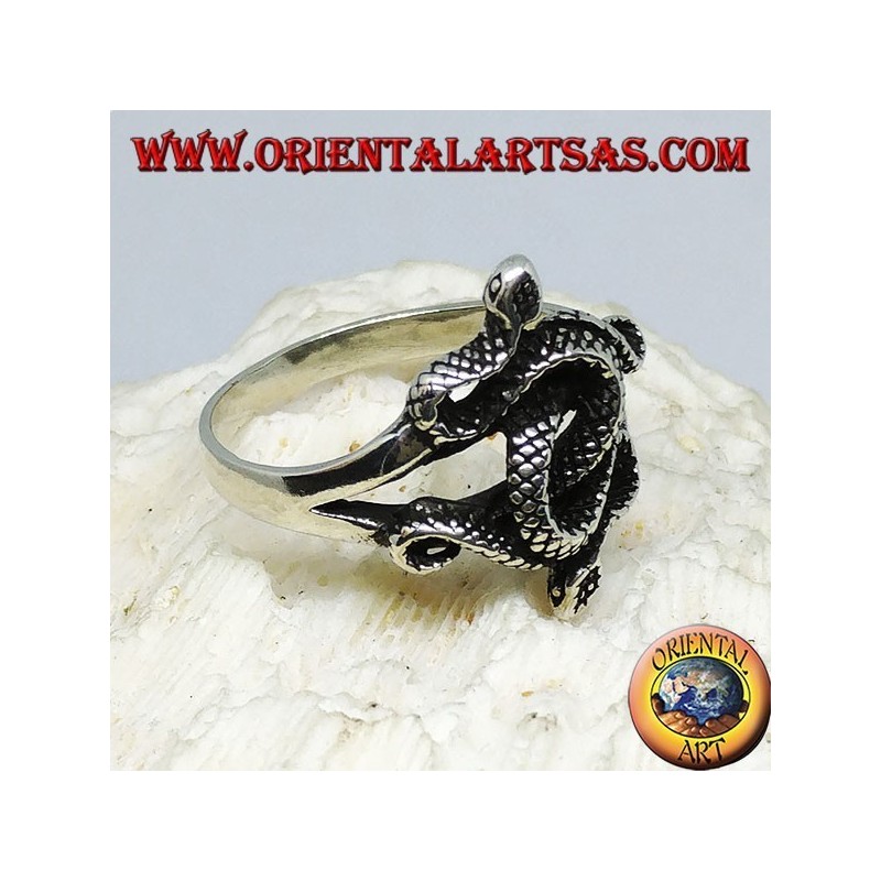 Anillo de plata con dos cobras retorcidas (medianas).