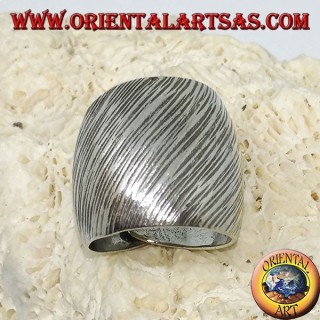 Silver ring with curved band with handmade transversal strip engravings