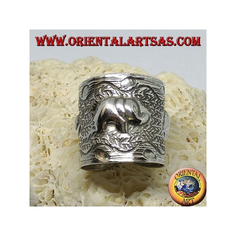 Bague en argent avec éléphants ciselés à la main par les Karens