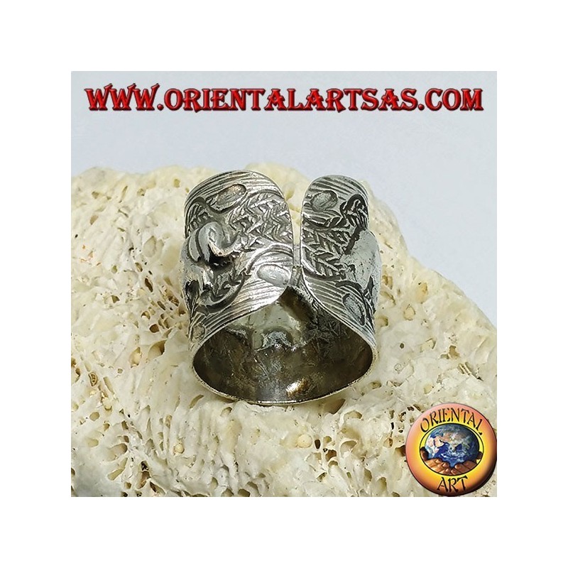 Bague en argent avec éléphants ciselés à la main par les Karens