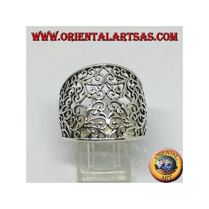 Silver ring with curved band with floral fretwork