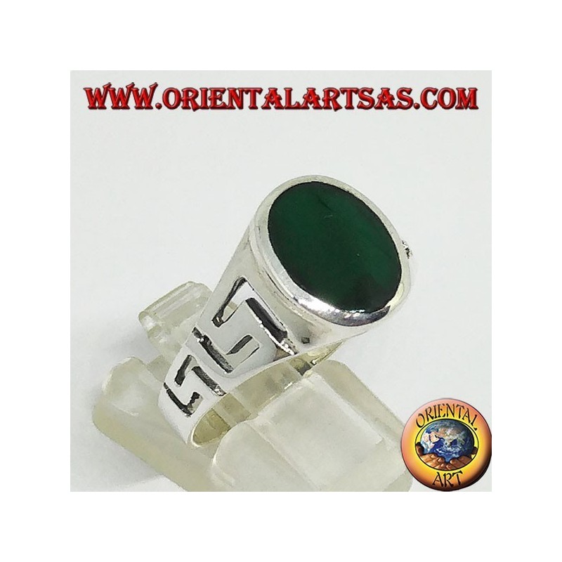 Anillo de plata con talla griega ed.   ágata verde ovalada