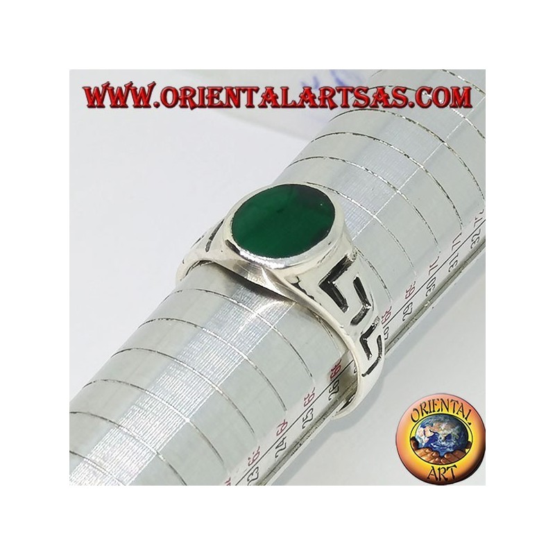 Anillo de plata con talla griega ed.   ágata verde ovalada