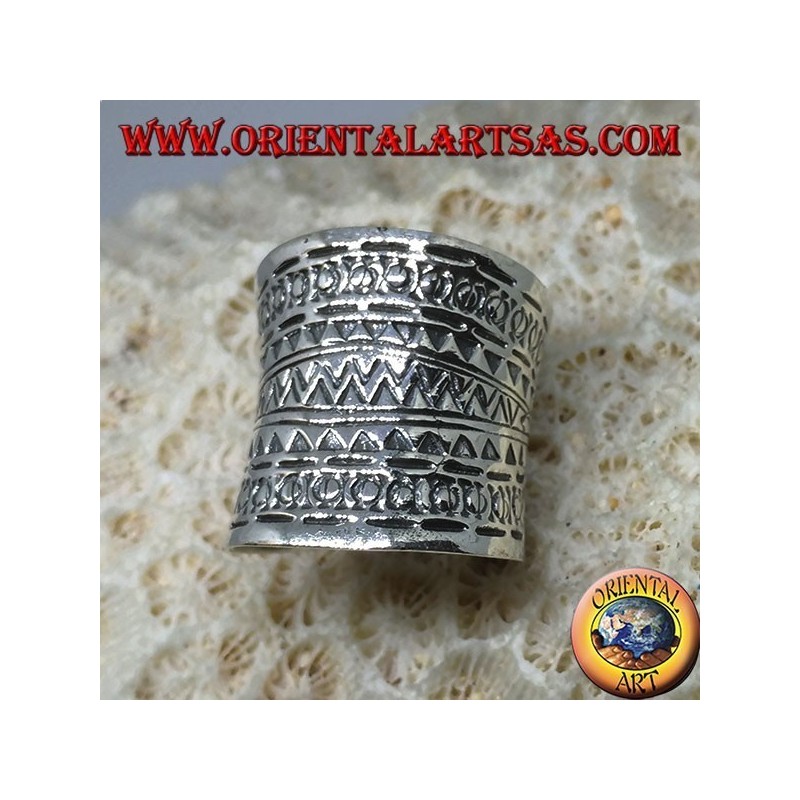 Konkaver Bandring in Silber mit geometrischen Mustern