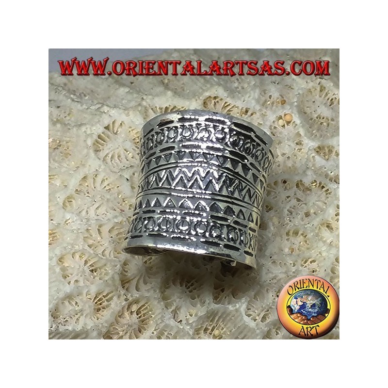 Konkaver Bandring in Silber mit geometrischen Mustern