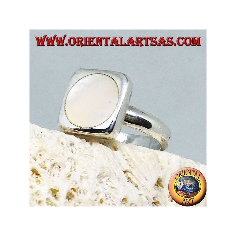 Bague carrée en argent avec nacre ronde
