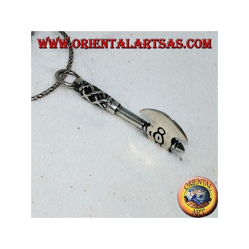 Colgante de plata, hacha vikinga doble.
