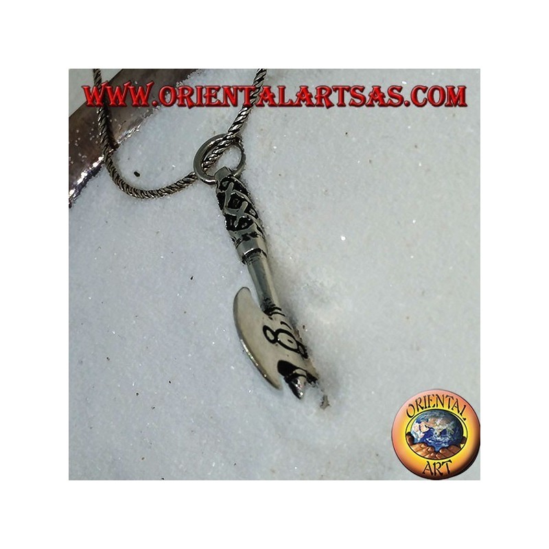 Colgante de plata, hacha vikinga doble.