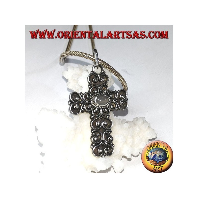 Pendentif croix en argent avec pierre de lune (adularia) et décorations baroques