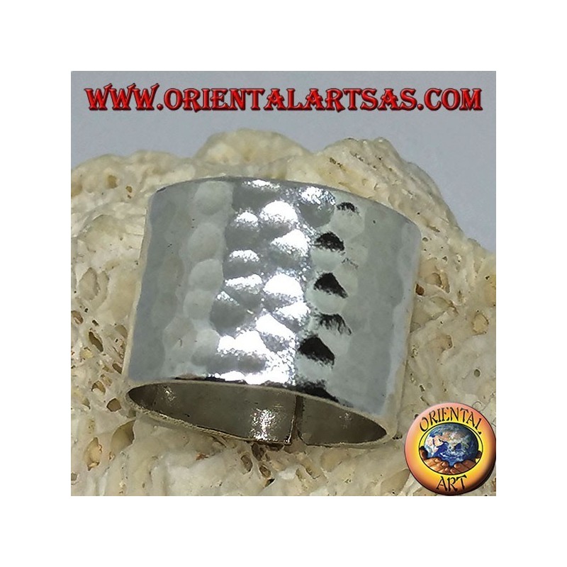 Breiter Bandring in Silber, gehämmert 16 mm. handgemacht