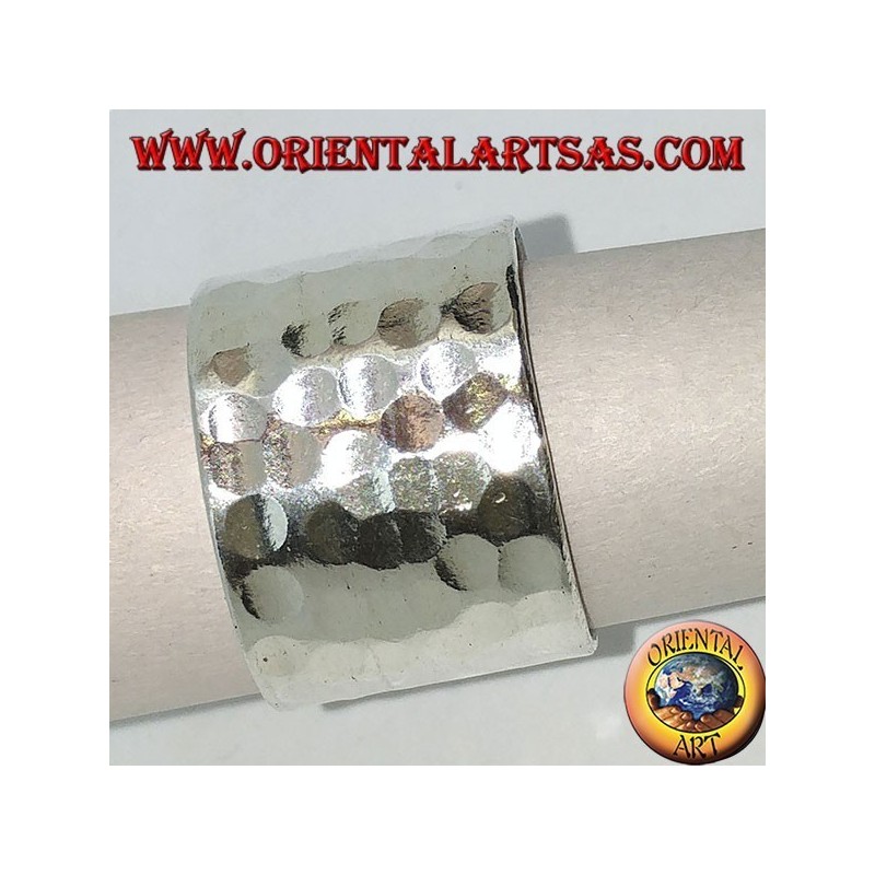 Breiter Bandring in Silber, gehämmert 16 mm. handgemacht