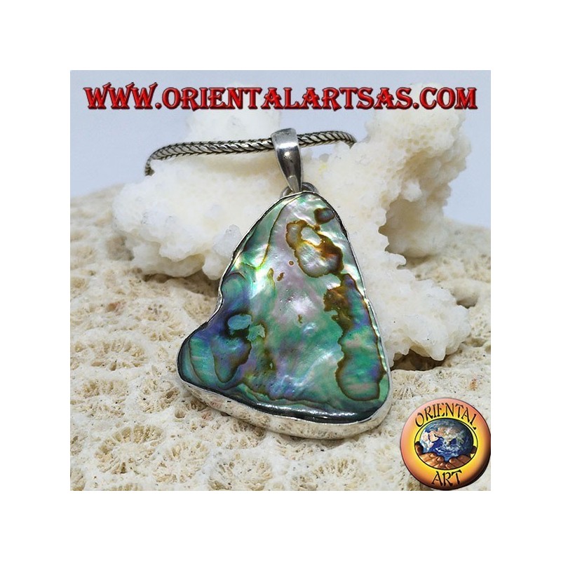 Colgante de plata con forma de triángulo irregular con caparazón de paua (abulón)