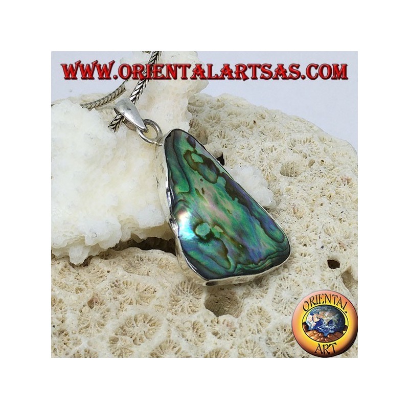 Colgante de plata con forma de triángulo irregular con caparazón de paua (abulón)