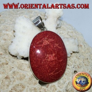 Colgante de plata con madrepora oval roja.