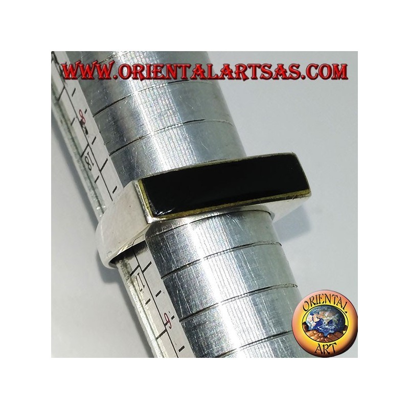 Anello in argento con onice  rettangolare stretta