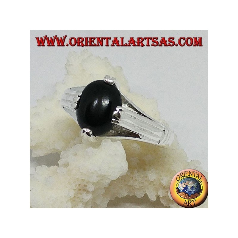 Anillo de plata con ónix entrelazado oval en cuatro puntos