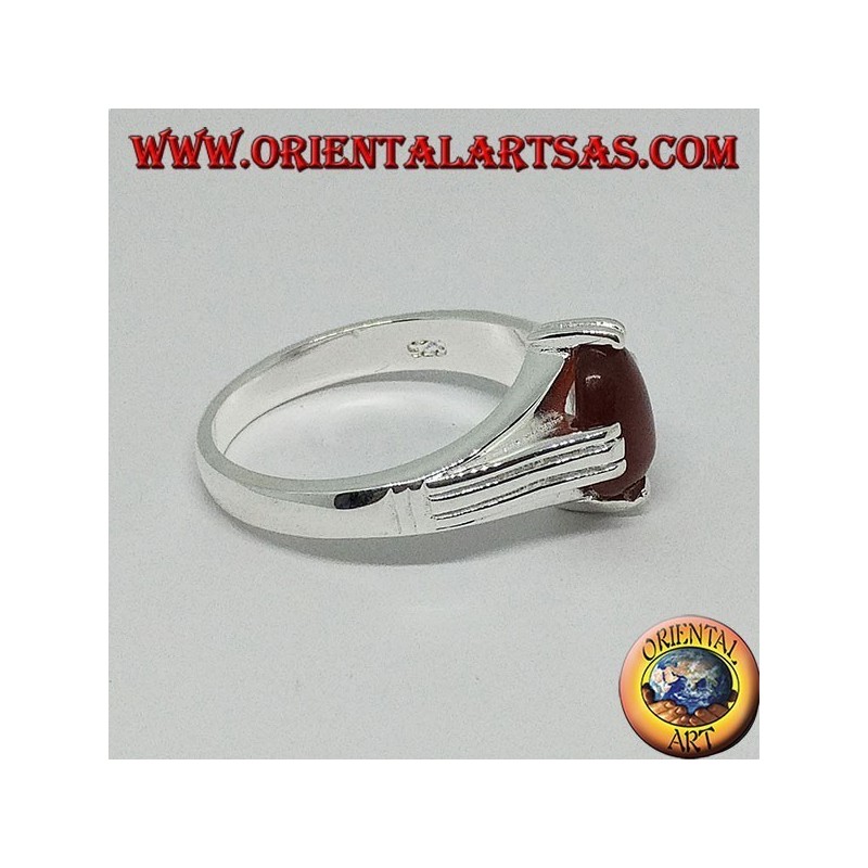 Bague en argent avec cornaline ovale sur quatre pointes