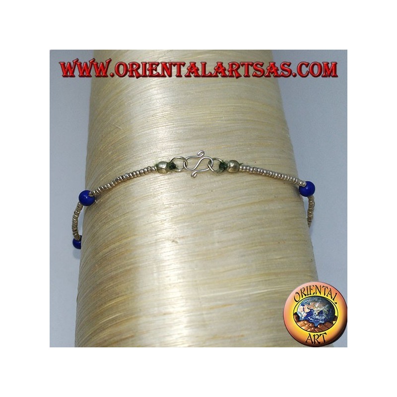 Bracciale con palline in argento e palline di agata blu infilate