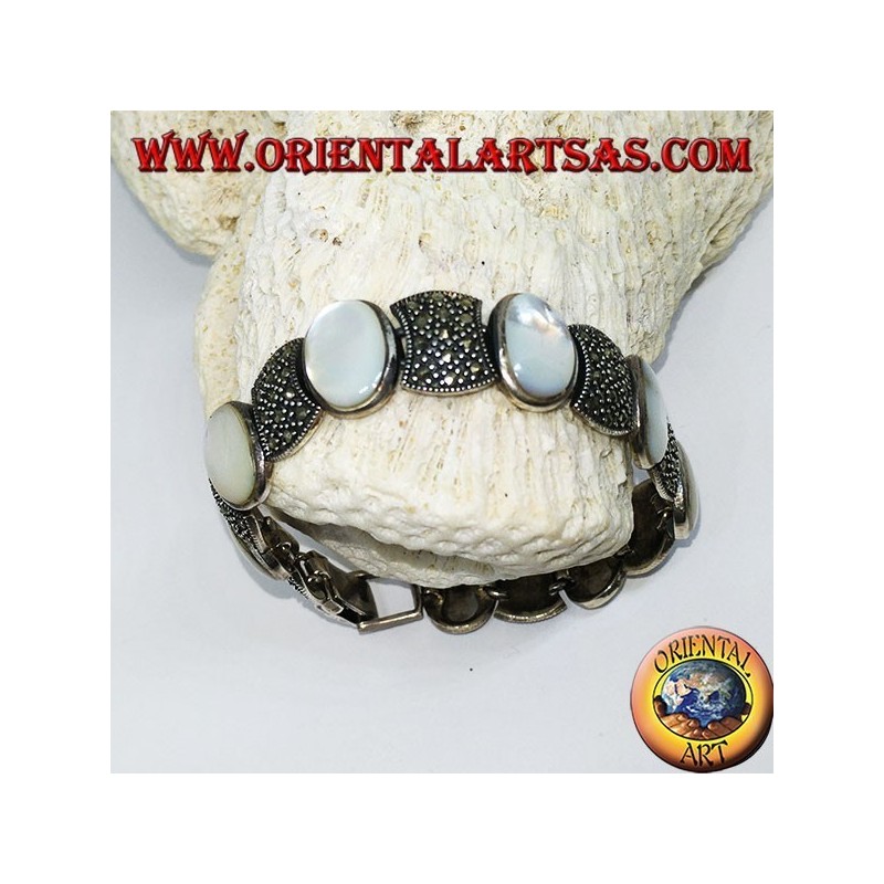 Bracelets en argent sertis de nacre ovale et de marcassite