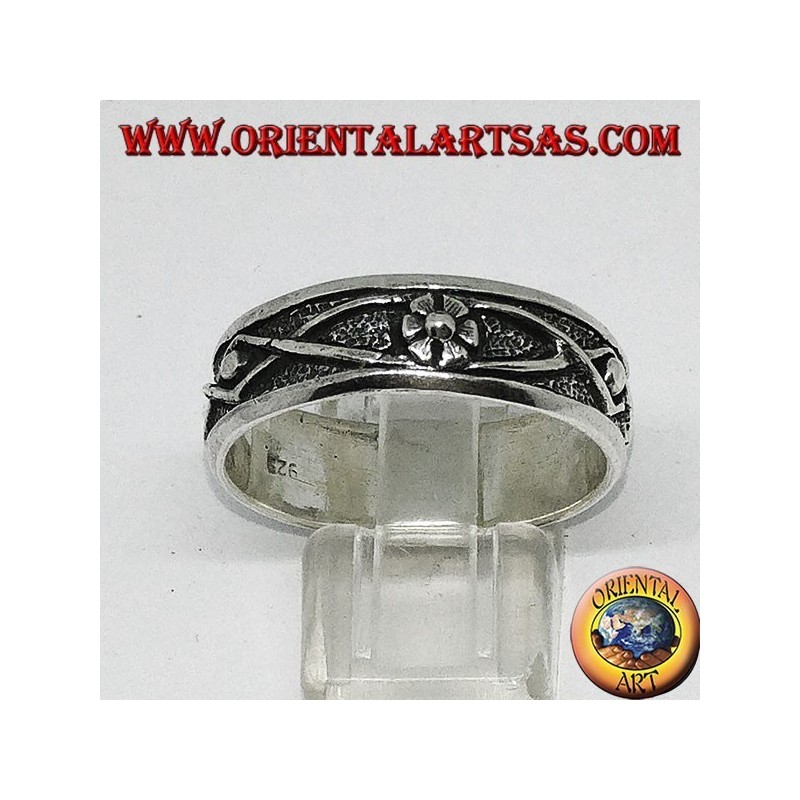 Silver band ring with flower and bas-relief braided wire
