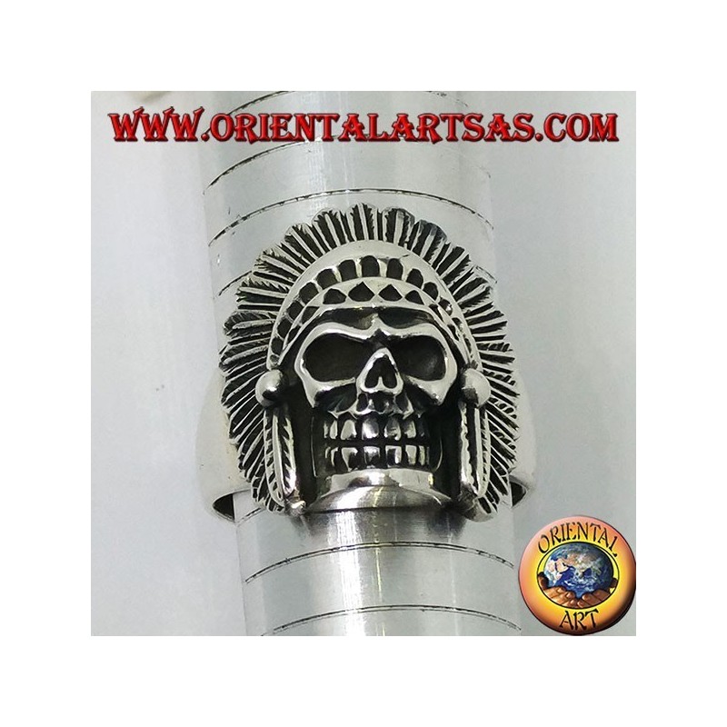 Anillo indio de plata con calavera