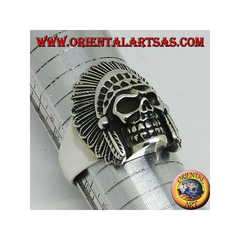 Anillo indio de plata con calavera