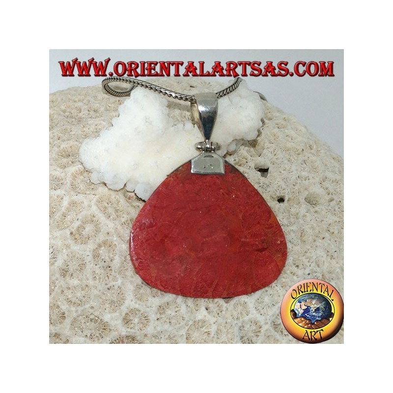 Pendentif triangulaire en corail rouge avec crochet en argent