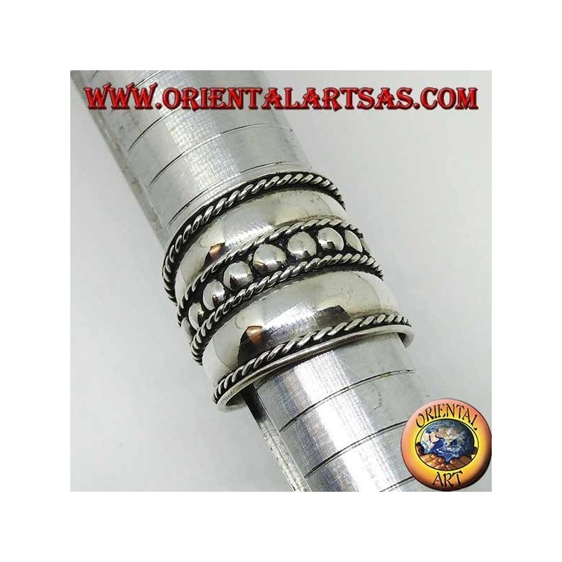 Anello fascia larga in argento con borchie centrali, Bali