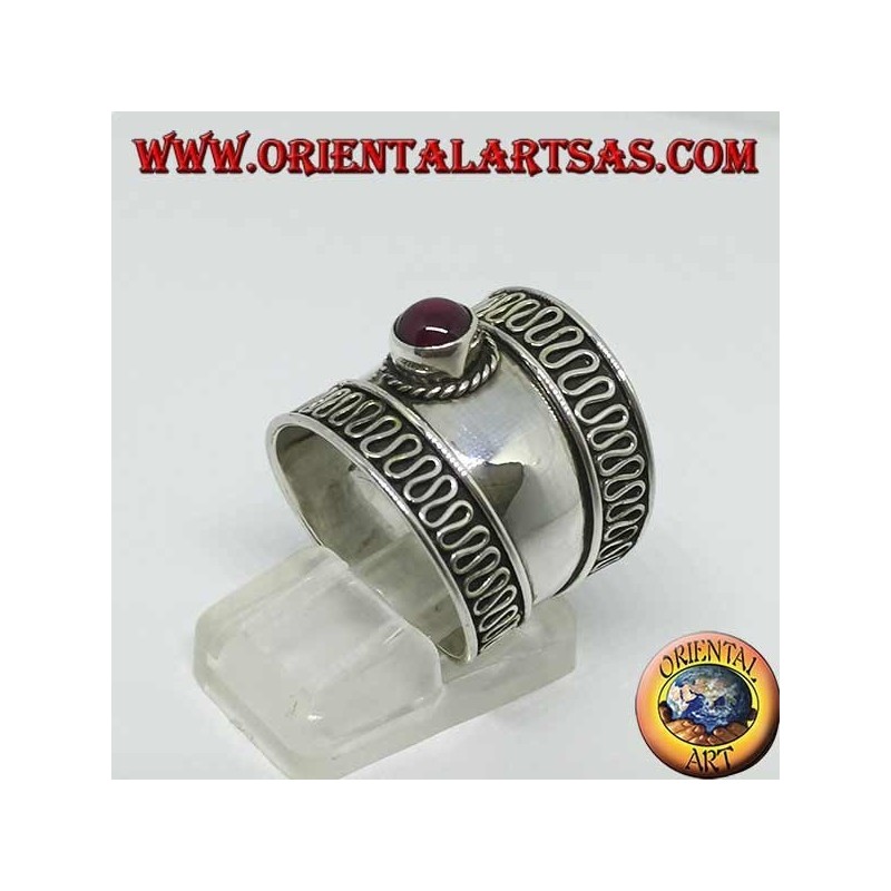 Wide band ring in silver with round cabochon garnet, Bali