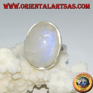 Bague en argent avec pierre de lune arc-en-ciel ovale sertie