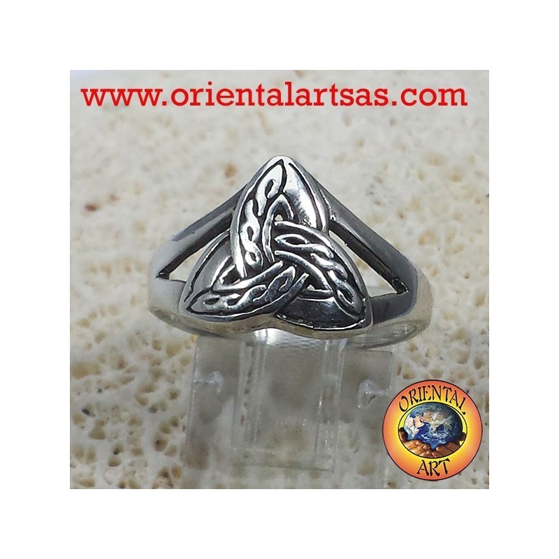 Ring Triquetra Celtic knot