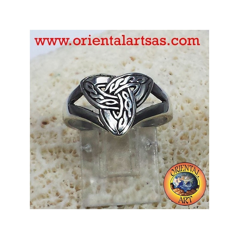 Ring Triquetra Celtic knot