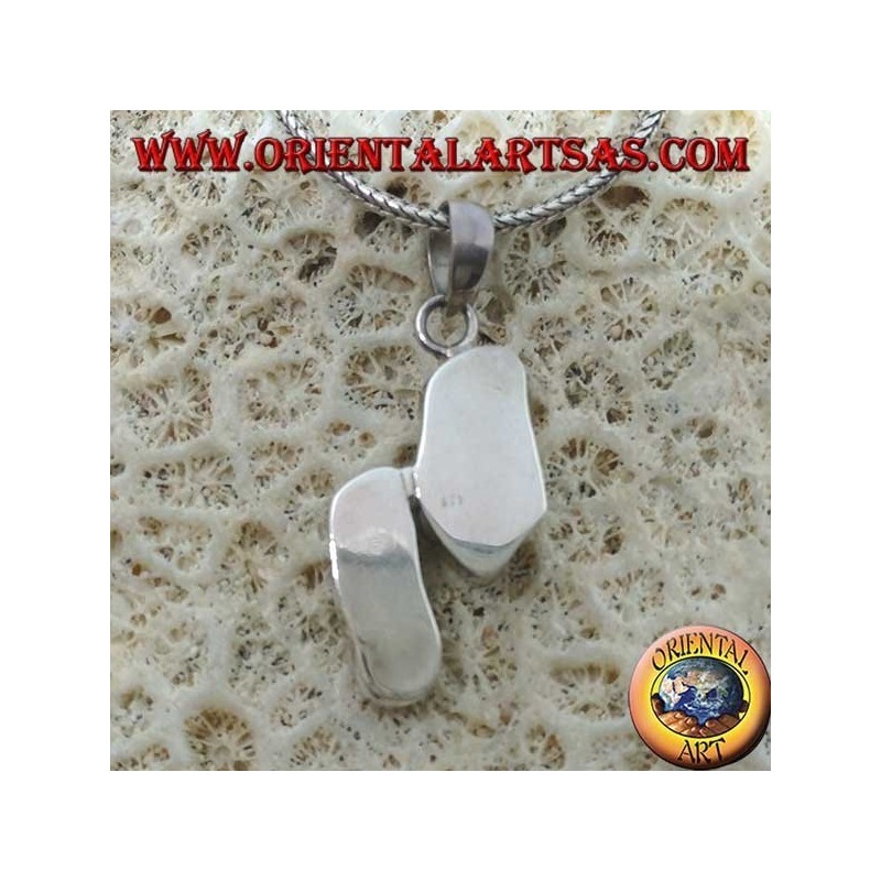 Colgante de plata con 2 perlas naturales irregulares.