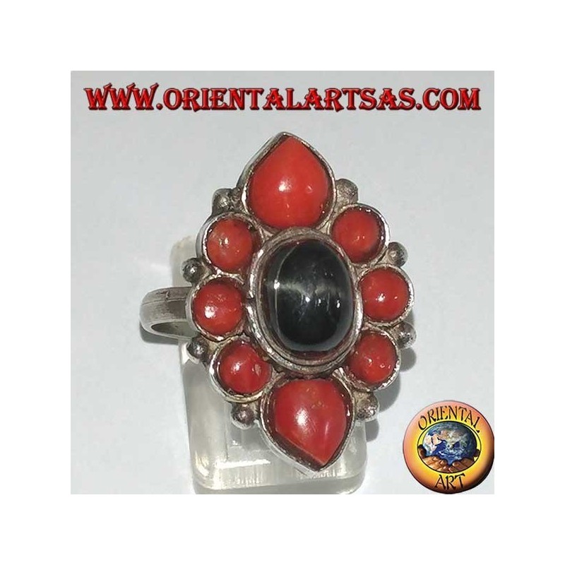 Bague en argent avec étoile noire ovale entourée de coraux naturels