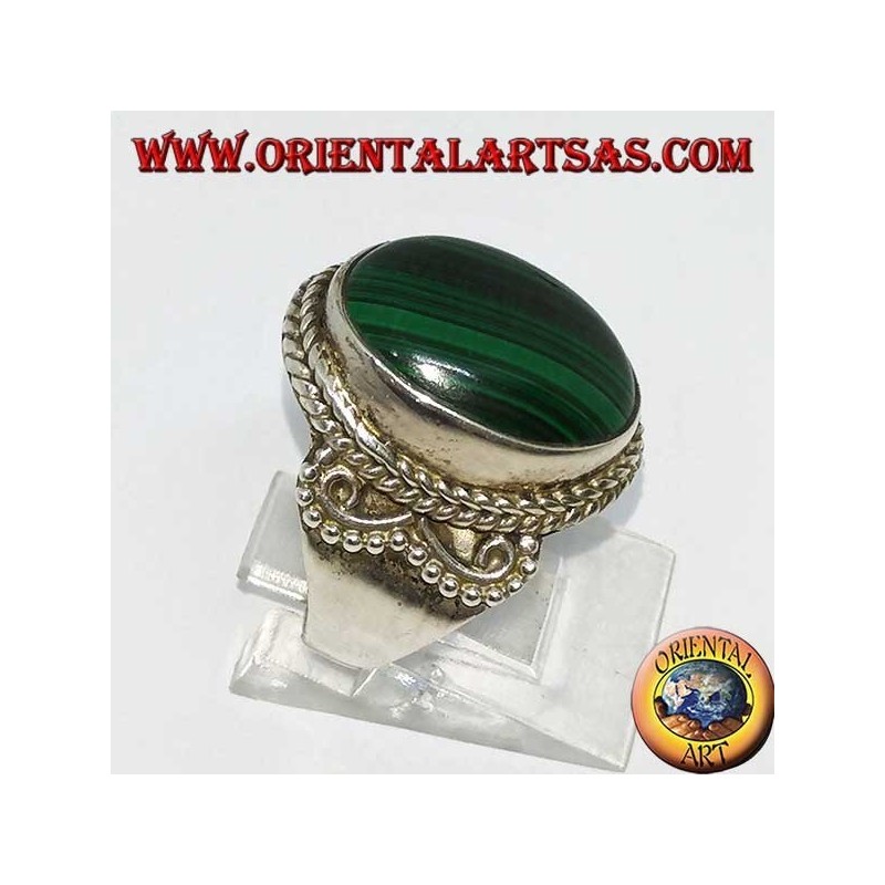 Anello in argento con malachite ovale (grande)