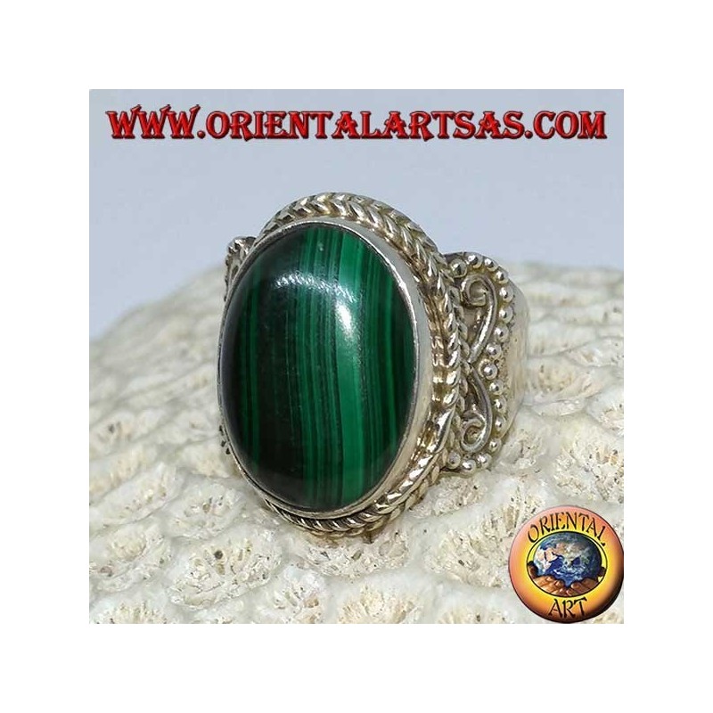 Bague en argent avec malachite ovale (grande)