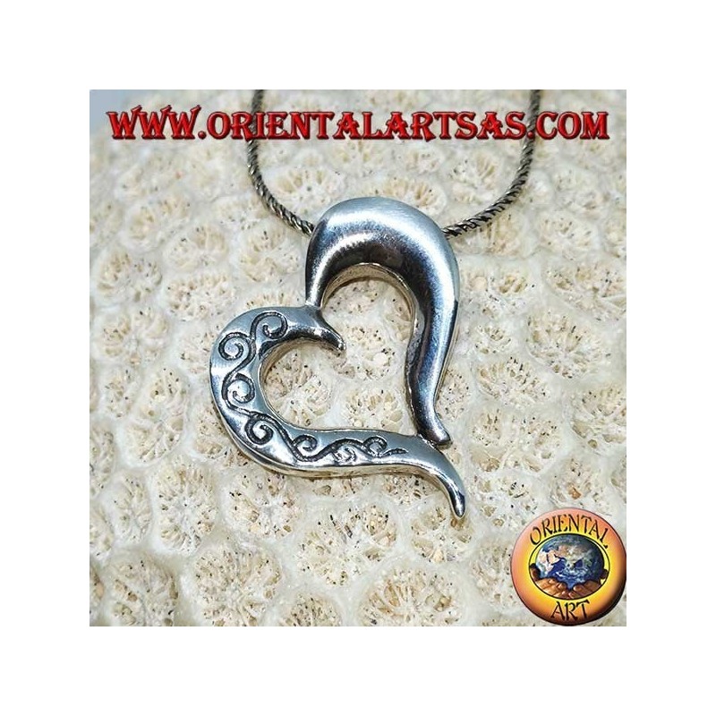 Pendentif en argent en forme de cœur avec des sculptures double face