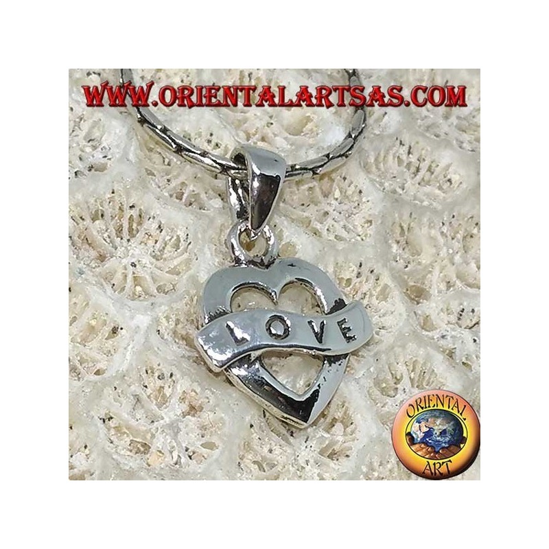 Colgante de plata en forma de corazón con grabado Love