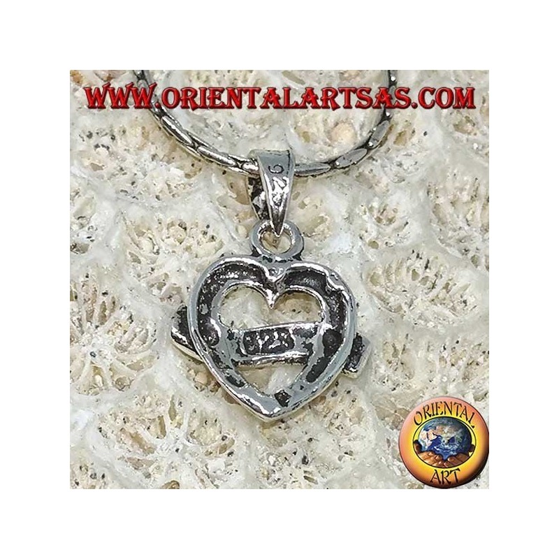Colgante de plata en forma de corazón con grabado Love