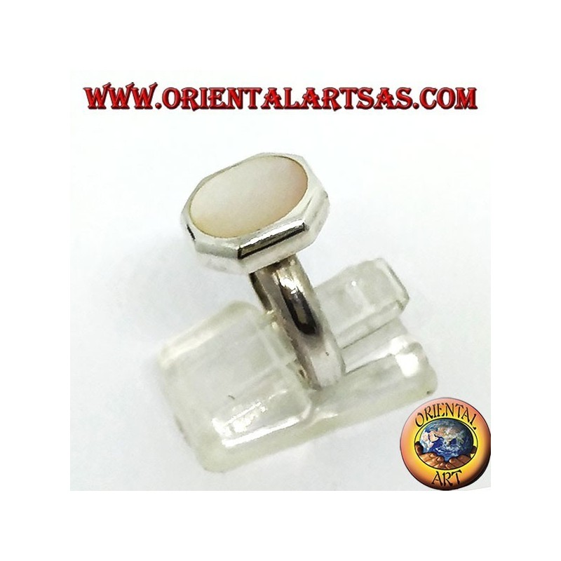 Bague hexagonale en argent avec nacre ovale