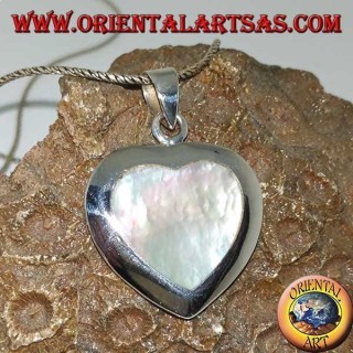Pendentif en forme de coeur en argent serti de nacre