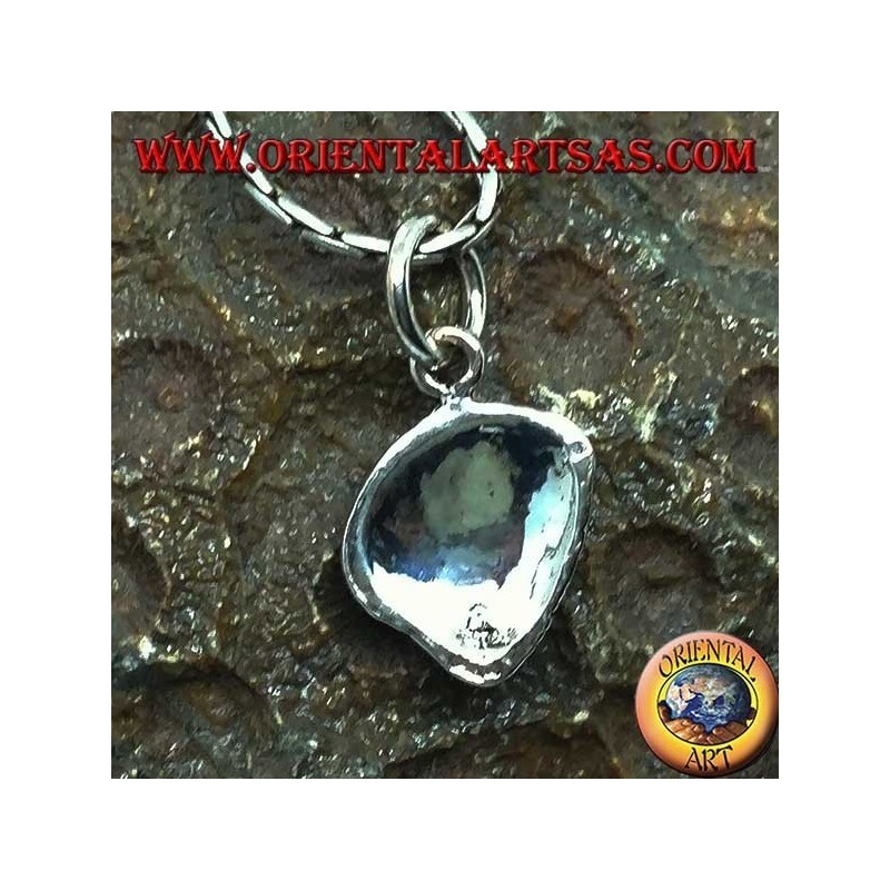 Pendentif en argent en forme de coquille "la palourde"