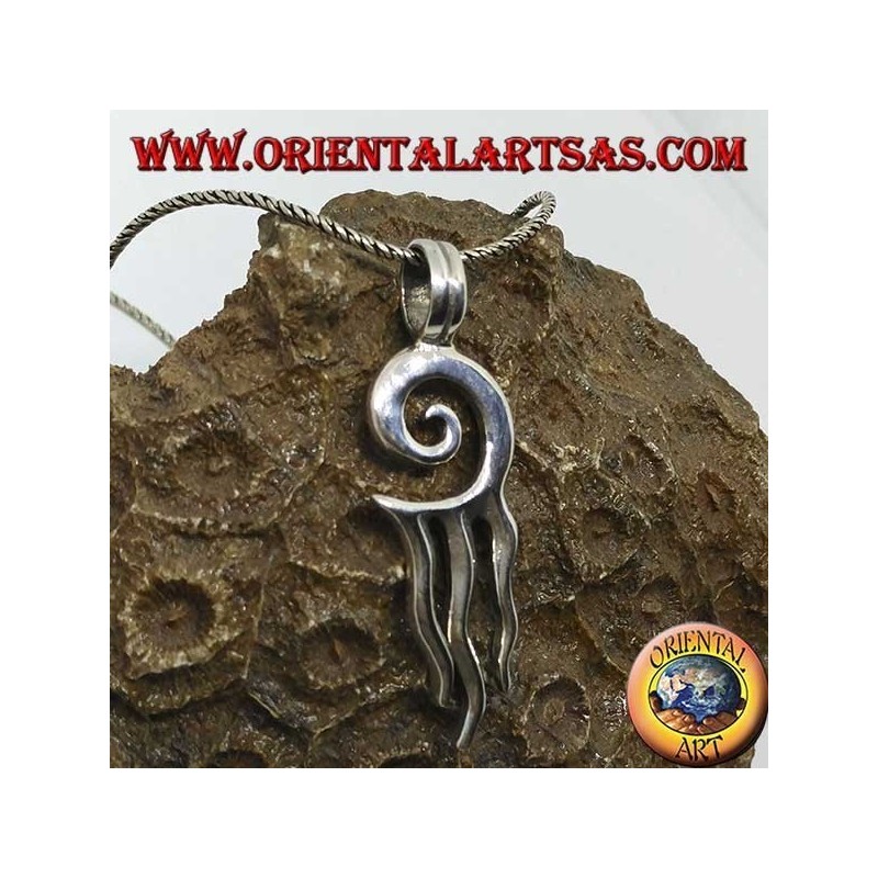 Colgante de plata, espiral solar con tres rayos.