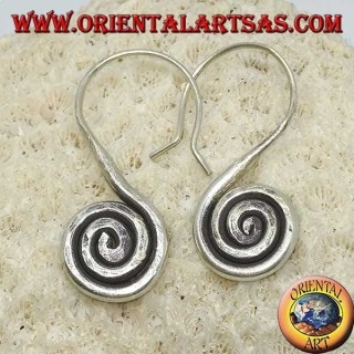 Pendientes Karen hechos a mano con espiral de plata en espiral