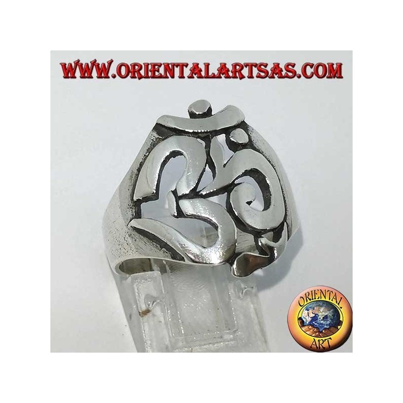 Bague en argent avec Aum ou Om (ॐ) lettre sacrée de l'hindouisme