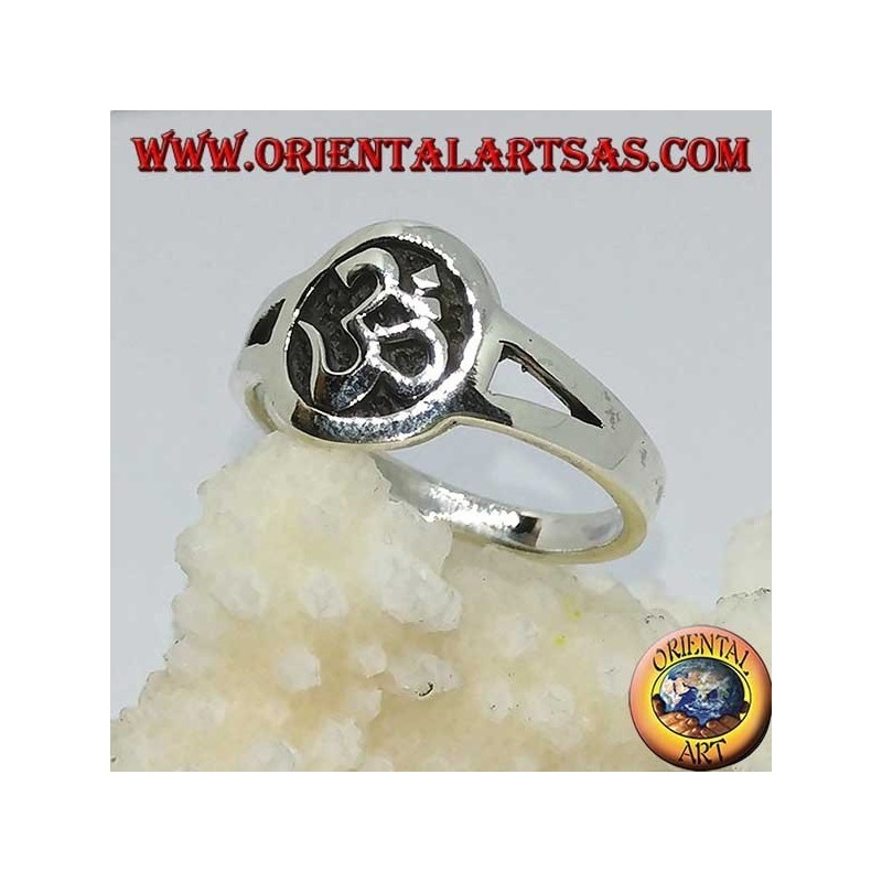 Silver ring with Aum or Om (ॐ) bas-relief in the circle