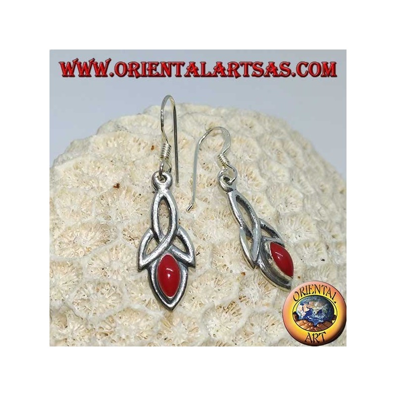 Pendientes de plata con nudo de tyrone y pasta de coral.