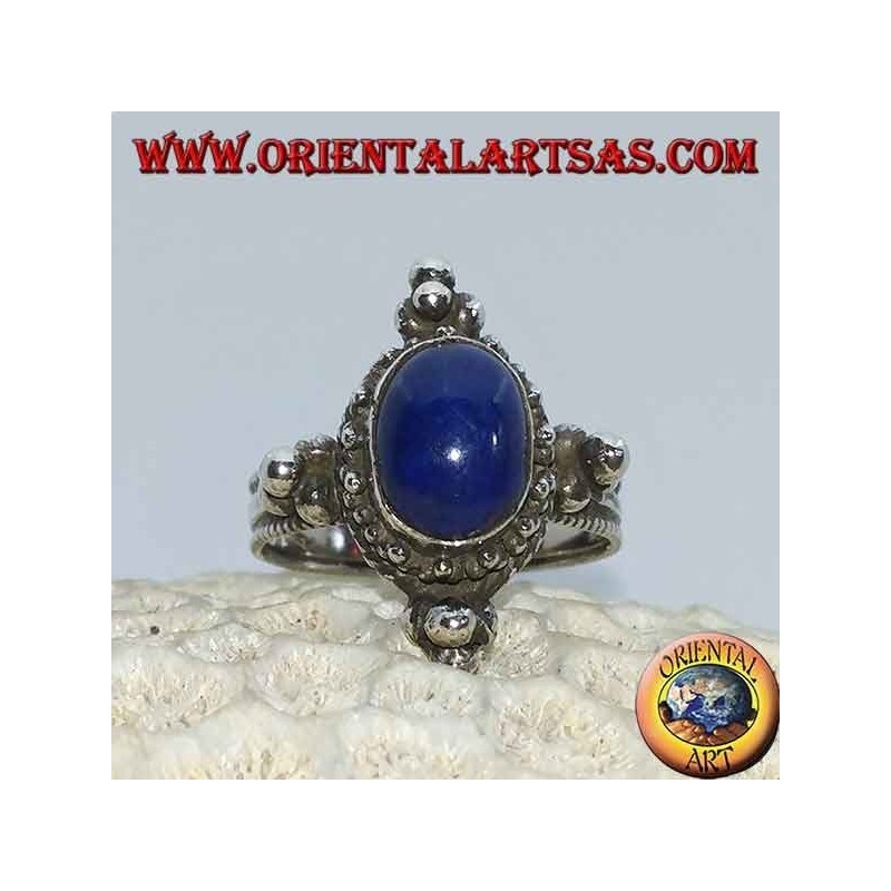 Silberring mit ovalem Lapislazuli, umgeben von Punkten