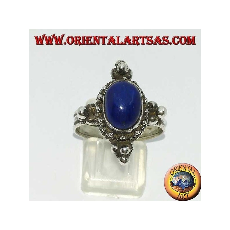 Silberring mit ovalem Lapislazuli, umgeben von Punkten