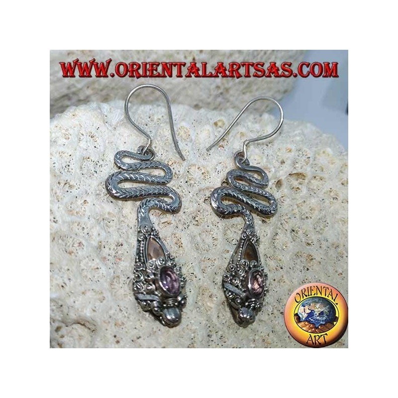 Pendientes de plata en forma de cobra con amatista ovalada facetada y lámina de oro.